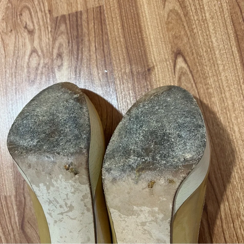 Stuart Weitzman Beige Nude Patent Leather Peep Toe Platform Pump High Heel 9M